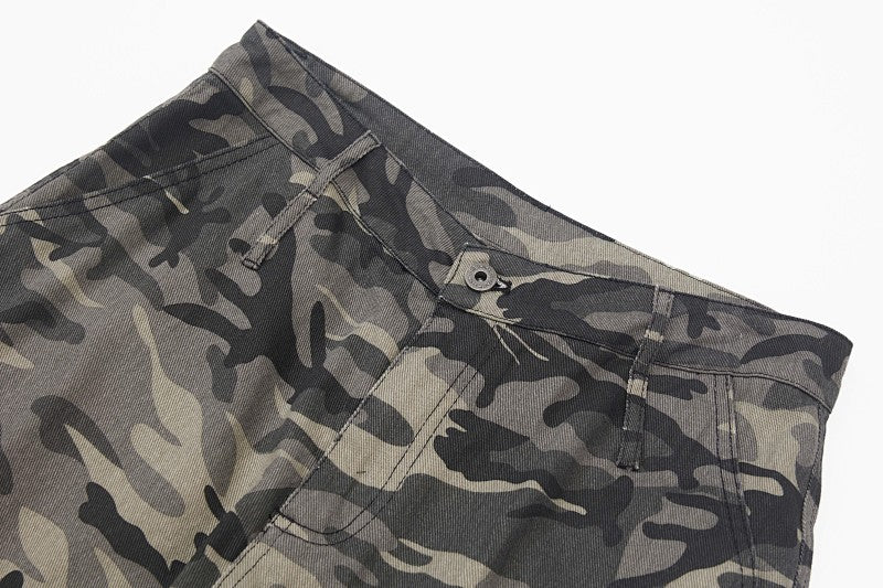 Yiaknis Curved-Leg Cropped Camo Trousers, Side Pockets, Grey Camo – photo 6
