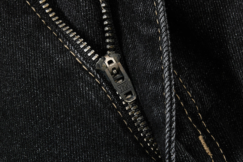 Yiaknis Black Washed Flared Jeans with Snake-Print Belt