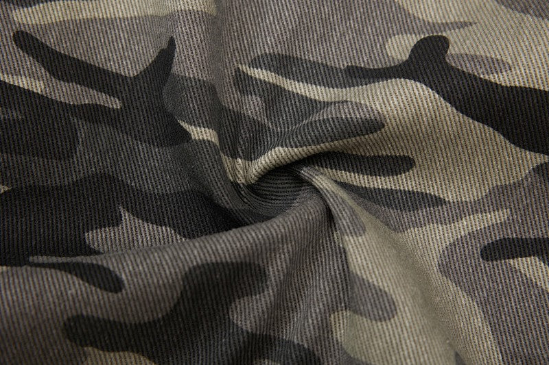 Yiaknis Curved-Leg Cropped Camo Trousers, Side Pockets, Grey Camo – photo 9