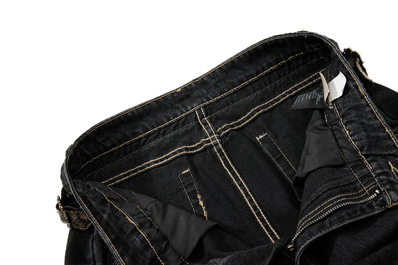 Yiaknis Black Washed Flared Jeans with Snake-Print Belt
