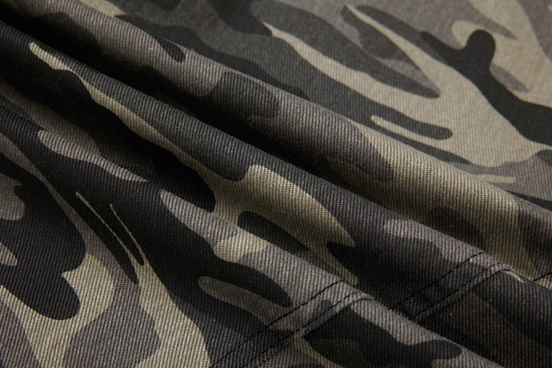 Yiaknis Curved-Leg Cropped Camo Trousers, Side Pockets, Grey Camo – photo 10