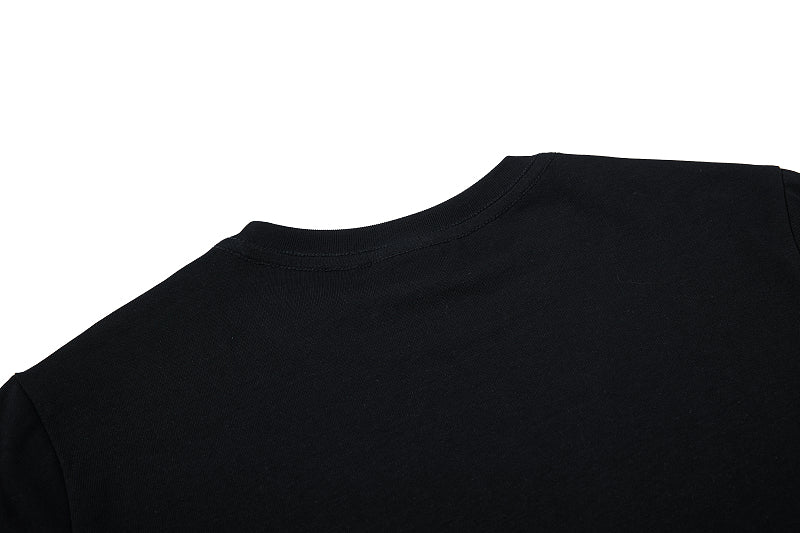 Yiaknis T-Shirt with Large Diagonal Calligraphy Print, White and Black – photo 11