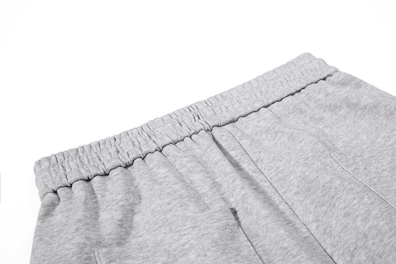 Yiaknis Wide-Leg Sweatpants with Heart and Script Print, Light Grey
