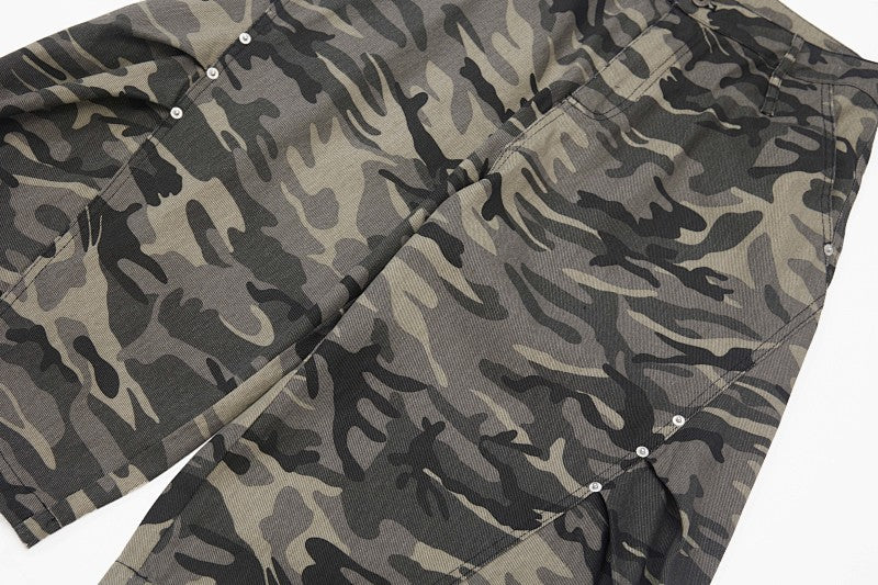 Yiaknis Curved-Leg Cropped Camo Trousers, Side Pockets, Grey Camo – photo 17