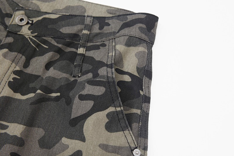 Yiaknis Curved-Leg Cropped Camo Trousers, Side Pockets, Grey Camo – photo 19
