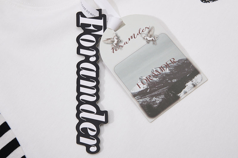 Yiaknis T-Shirt, Rhinestone Script Print, White and Black – photo 21