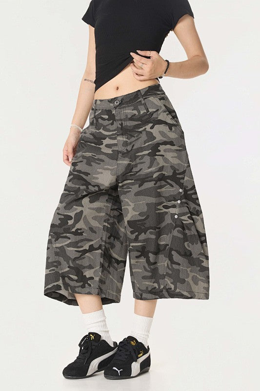 Yiaknis Curved-Leg Cropped Camo Trousers, Side Pockets, Grey Camo – photo 22