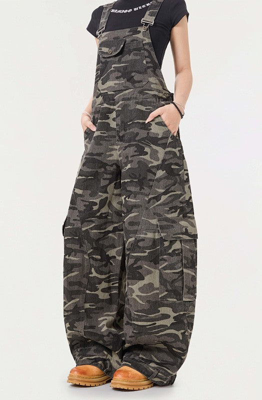 Yiaknis Camouflage Wide-Leg Overalls with Cargo Pockets
